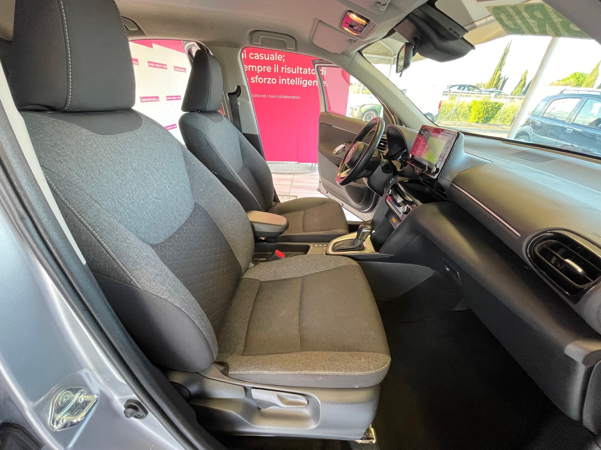 TOYOTA Yaris Cross Yaris Cross 1.5 Hybrid 5p. E-CVT Business