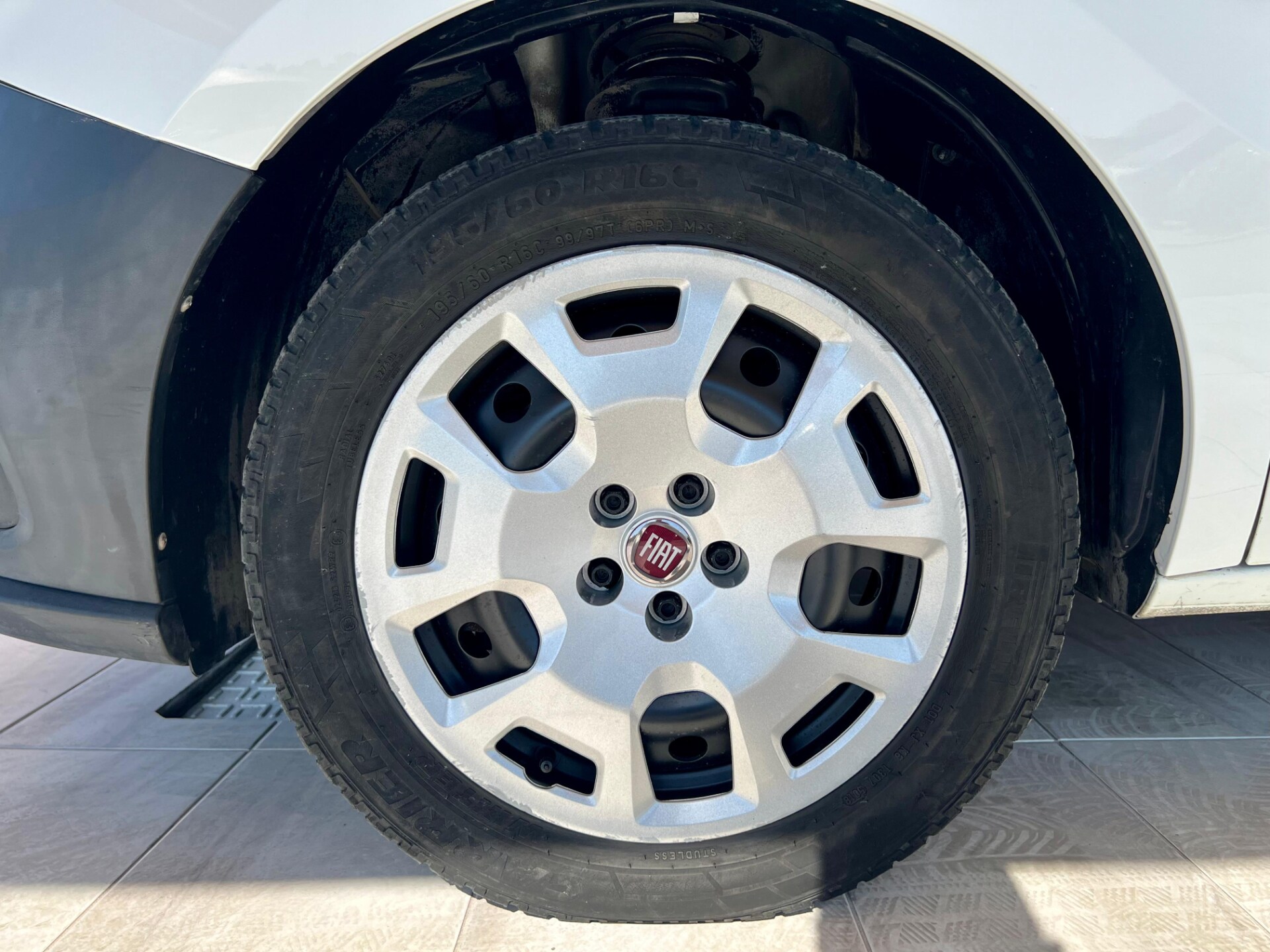 FIAT Dobl&ograve; 3&ordf; serie Dobl&ograve; 1.6 MJT 105CV PL-TN Cargo Maxi Lamierato SX 3 posti