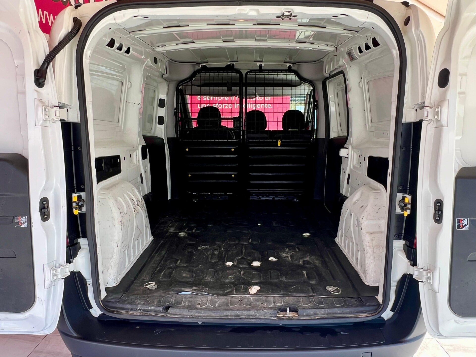 FIAT Dobl&ograve; 3&ordf; serie Dobl&ograve; 1.6 MJT 105CV PL-TN Cargo Maxi Lamierato SX 3 posti