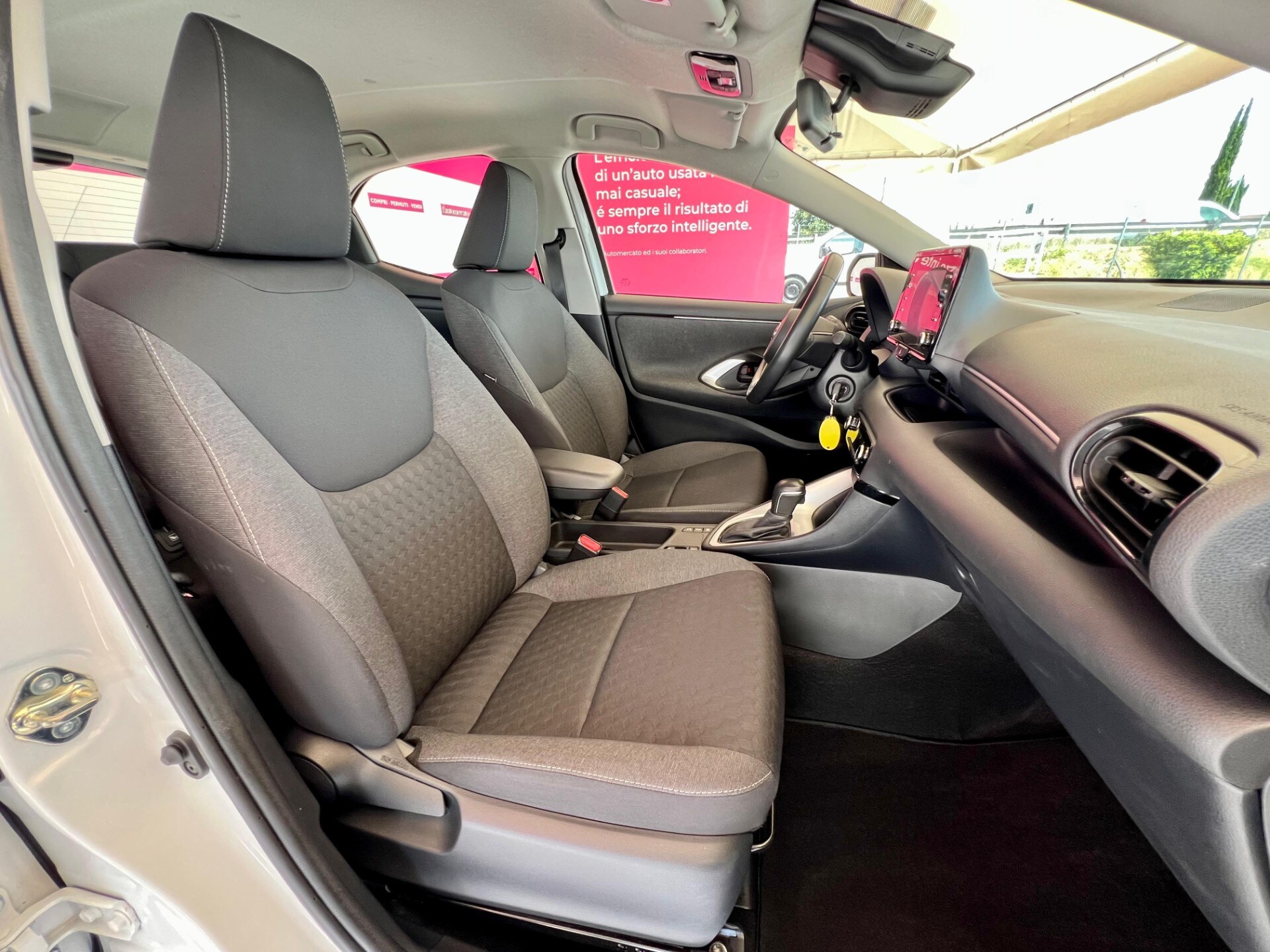 TOYOTA Yaris 4&ordf; serie Yaris 1.5 Hybrid 5 porte Business