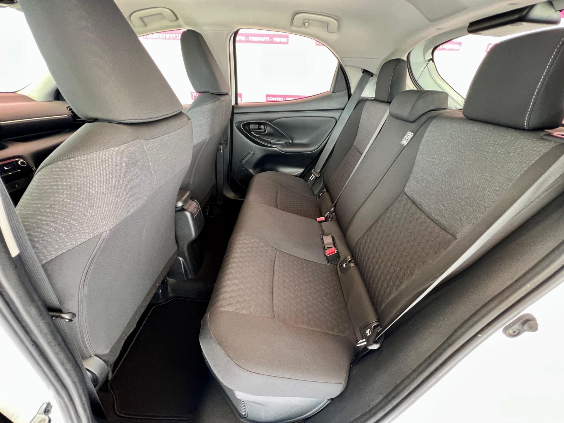 TOYOTA Yaris 4&ordf; serie Yaris 1.5 Hybrid 5 porte Business