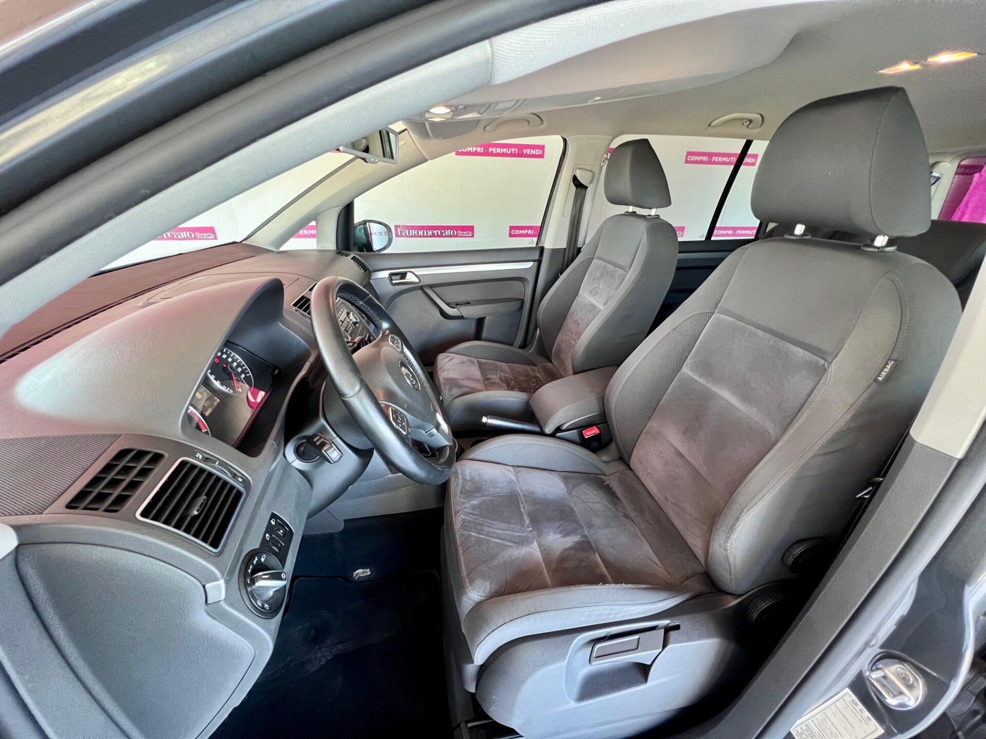 VOLKSWAGEN Touran 2&ordf; serie Touran 2.0 TDI 140 CV Highline